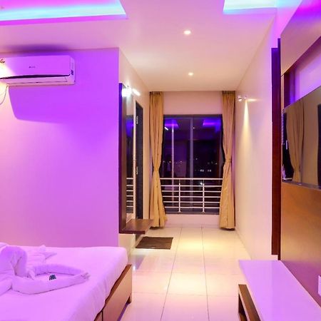 Hotel Ravikiran Kolhapur Esterno foto