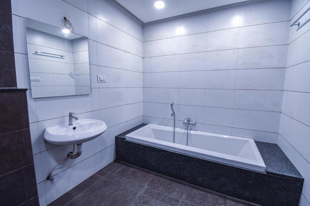 Hotel Ravikiran Kolhapur Esterno foto